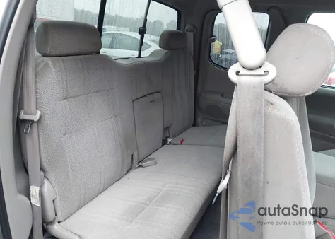 2002 Toyota Tundra Sr5 V8 z USA, uszkodzony, nr VIN 5TBRT34122S270133